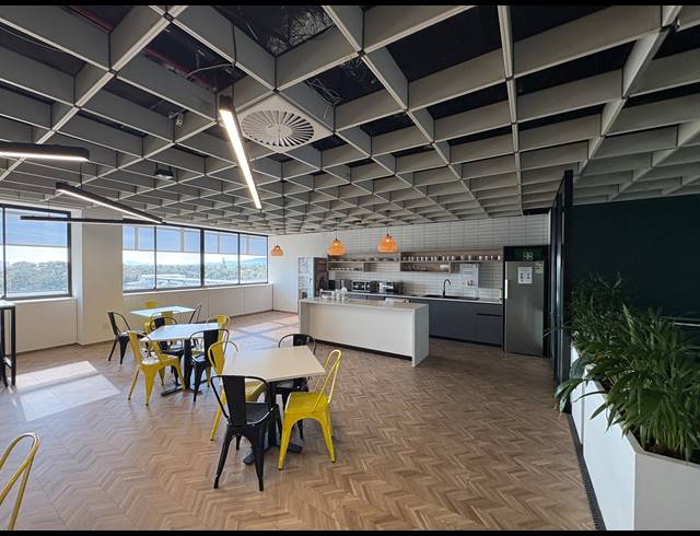 5,780M² SERVICED OFFICE TO LET IN PINELANDS